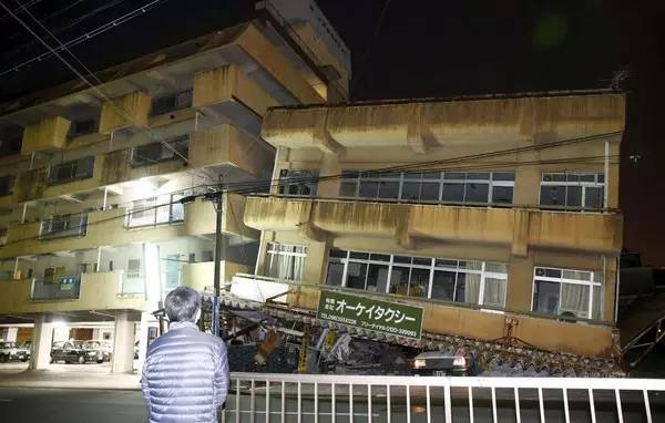 輕鋼結(jié)構(gòu)房屋源自日本還是美國?輕鋼結(jié)構(gòu)房屋為什么能住上百年?(圖2) 睿婕輕鋼別墅